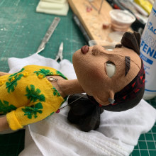 'Hackney Helen' Stop Motion Puppet for an Advert. Un proyecto de Diseño, Publicidad, Animación, Dirección de arte, Diseño de personajes, Diseño de vestuario, Artesanía, Stop Motion, Bordado y Costura de Adeena Grubb - 19.01.2022