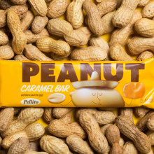 Peanut caramel bar. Un proyecto de Diseño, Ilustración tradicional, Br, ing e Identidad, Diseño de personajes, Diseño gráfico, Packaging y Naming de Boo Republic (Marios Georntamilis) - 29.12.2018