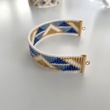 My project in Beaded Jewelry Design: Weave Elegant Patterns course. Design de acessórios, Artesanato, Design de joias, e Tecido projeto de Maggie I. Vi - 22.01.2022