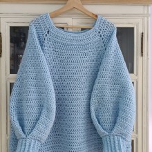 Mi Proyecto del curso:  Top-down: prendas a crochet de una sola pieza. Un proyecto de Moda, Diseño de moda, Tejido, DIY, Crochet y Diseño textil de aleiona - 24.01.2022