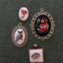 My project in Miniature Needlework: Make Embroidered Jewelry course. Jewelr, Design, Embroider, Textile Illustration, and Textile Design project by angi_davis - 01.26.2022