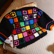 Il mio progetto del corso: Quadrati all'uncinetto: crea un maglione tutto tuo. Fashion, Fashion Design, Fiber Arts, DIY, Crochet, and Textile Design project by Cinzia Frittoli - 02.16.2022