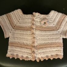 Mi Proyecto del curso:  Top-down: prendas a crochet de una sola pieza. Un proyecto de Moda, Diseño de moda, Tejido, DIY, Crochet y Diseño textil de Ariel Nine - 17.02.2022