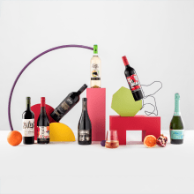 VSPT Wine Group. Advertising, Photograph, Art Direction, Br, ing, Identit, Photograph, Post-production, Set Design, and Product Photograph project by Estudio Cielo - 09.09.2021