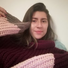 Mi Proyecto del curso: Crochet: crea prendas con una sola aguja. Un proyecto de Moda, Diseño de moda, Tejido, DIY, Crochet y Diseño textil de Natalia Cardona - 04.03.2022