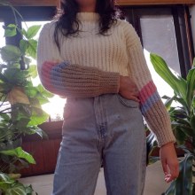Pink and Blue Sweater ✨☁️. Un proyecto de Moda, Diseño de moda, Tejido, DIY, Crochet y Diseño textil de Paola Quiroz - 04.03.2022