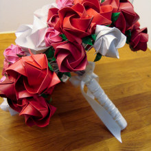 Origami Bouquet. Arts, Crafts, Fashion, Jewelr, Design, and Paper Craft project by Mayumi Fukuda - 04.07.2022