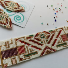 My project for course: Beaded Jewelry Design: Weave Elegant Patterns. Design de acessórios, Artesanato, Design de joias, e Tecido projeto de Mihaela Simion - 04.04.2022