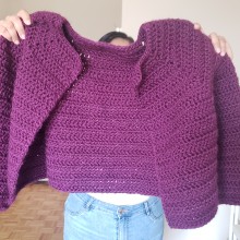 Mi Proyecto del curso:  Top-down: prendas a crochet de una sola pieza. Un proyecto de Moda, Diseño de moda, Tejido, DIY, Crochet y Diseño textil de Eva Liscano - 15.04.2022