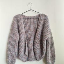 Mi Proyecto del curso: Crochet: crea prendas con una sola aguja. Un proyecto de Moda, Diseño de moda, Tejido, DIY, Crochet y Diseño textil de Carolina Carvajal - 03.04.2022
