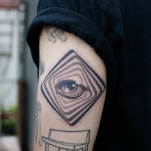 OP ART EYE TATTOO. Un projet de Illustration traditionnelle, Design graphique , et Conception de tatouage de Alan Shepard - 21.05.2022