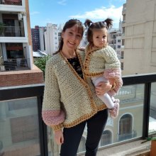 Mi proyecto del curso: Crochet: diseña y teje prendas de estilo romántico. Un proyecto de Moda, Diseño de moda, Tejido, DIY, Crochet y Diseño textil de Jessi Putero - 05.07.2022