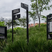 Diseño de señalética Parques del Río Medellín. Un proyecto de Diseño, Arquitectura, Diseño gráfico y Señalética de Mesa Estándar - 22.07.2022