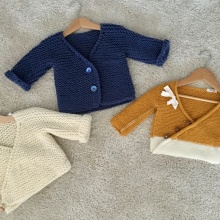 My project for course: Knitting for Children's Garments. Un proyecto de Moda, Diseño de moda, Tejido, DIY, Tejido de punto y Diseño textil de Ariana Villalonga - 27.07.2022