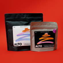 Alto Coffee — packaging. Un proyecto de Diseño, Dirección de arte, Diseño gráfico y Packaging de Clara Briones Vedia - 03.09.2022