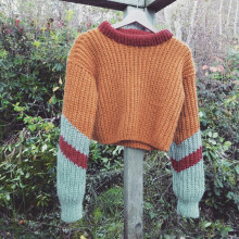 Mi proyecto del curso: Crochet: crea prendas con una sola aguja. Un proyecto de Moda, Diseño de moda, Tejido, DIY, Crochet y Diseño textil de Mercedes Portillo - 12.10.2022
