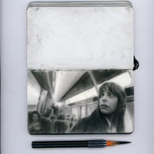 Chloé in the metro. Un progetto di Disegno a matita, Disegno di ritratti, Disegno realistico e Disegno artistico di Sim Sim - 19.10.2022