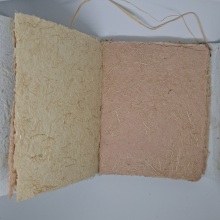 Mi proyecto del curso: Creación de papel artesanal con fibras naturales. Artesanato, Artes plásticas, Encadernação, e DIY projeto de Miryam Alvarado - 14.11.2022