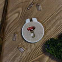 My project for course: Miniature Needlework: Make Embroidered Jewelry. Un proyecto de Diseño de jo, as, Bordado, Ilustración textil y Diseño textil de Vali Stoycheva - 14.11.2022