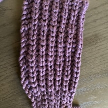 Mi proyecto del curso: Crochet: crea prendas con una sola aguja. Un proyecto de Moda, Diseño de moda, Tejido, DIY, Crochet y Diseño textil de Luisa Vargas - 28.11.2022