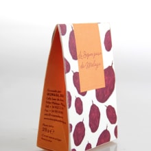Diseño de packaging de la super pasa de Málaga. Un proyecto de Diseño, Packaging e Ilustración digital de María Ortiz - 08.12.2022