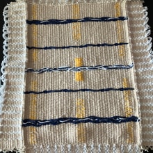 Mi proyecto del curso: Diseño de alfombras contemporáneas con técnicas de tejido manuales. Un proyecto de Diseño de complementos, Artesanía, Decoración de interiores, Tejido, Telar y Diseño textil de Leticia Mori - 11.12.2022