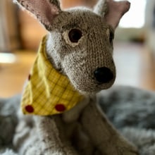 My project for course: Knitting Realistic Stuffed Animals: Make a Puppy from Yarn. Moda, Tecido, DIY, Tricô, e Design têxtil projeto de dexterda - 19.12.2022