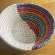 My project for course: Basket Weaving for Beginners: The Coiling Technique. Design de acessórios, Artesanato, Moda, Design de moda, Tecido, e Design têxtil projeto de sophie_g - 14.01.2023