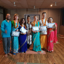 100 Hour Yoga Teacher Training in Rishikesh. Publicidade, Marketing, e Escrita projeto de Suman Bhandari - 27.03.2023