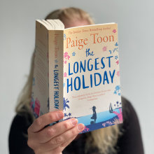 The Longest Holiday. Escrita projeto de Paige Toon - 12.04.2023