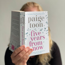 Five Years From Now. Escrita projeto de Paige Toon - 12.04.2023