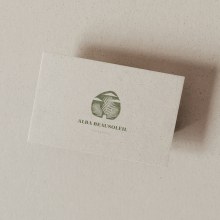 Alba BEAUSOLEIL. Un projet de Design , Illustration traditionnelle, Br et ing et identité de Mégane GIRAUD - 18.04.2023