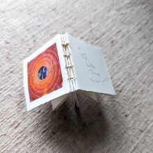 My project for course: Make a Tiny Book: Miniature Bookbinding and Illustration. Traditional illustration, Arts, Crafts, Bookbinding, and DIY project by Claire Kamber - 04.11.2023