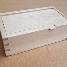 My project for course: Woodworking Techniques for Dovetail Joinery. Un proyecto de Artesanía, Diseño, creación de muebles					, Diseño de interiores, DIY y Carpintería de Helen Welch - 09.05.2023