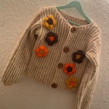 Mi proyecto del curso: Crochet: teje un suéter colorido con aplicaciones florales. Crochet, and Textile Design project by diana.amezola - 05.21.2023