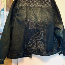 My project for course: Introduction to Japanese Sashiko Stitching. Un proyecto de Moda, Bordado, Tejido, DIY, Upc, cling y Diseño textil de jvpollard - 30.05.2023