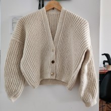 Mi proyecto del curso: Crochet: crea prendas con una sola aguja. Un proyecto de Moda, Diseño de moda, Tejido, DIY, Crochet y Diseño textil de perezpalma.colette - 07.06.2023