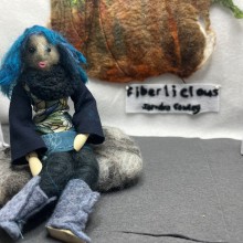 My project for course: Stop Motion Animation with Needle Felting. Photograph, Animation, Arts, Crafts, Video, Stop Motion, Fiber Arts, and Needle Felting project by Sarndra Cowley - 06.19.2023