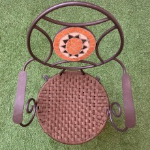 Mi proyecto del curso: Técnicas de trenzado con cuerda para sillas coloridas. Un proyecto de Diseño, Artesanía, Diseño, creación de muebles					 y Telar de Sílvia Medina Salinas - 19.06.2023