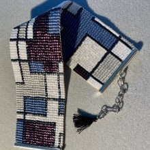 My project for course: Beaded Jewelry Design: Weave Elegant Patterns. Accessor, Design, Arts, Crafts, Jewelr, Design, and Fiber Arts project by Philippa Stableforth - 07.13.2023