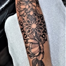 Mi proyecto del curso: Tatuaje botánico con puntillismo. Ilustração tradicional, Desenho de tatuagens e Ilustração botânica projeto de Tito Aguilar - 24.07.2023