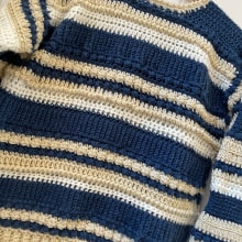 Meu projeto do curso: Criação de roupas de crochê repletas de cor e textura. Moda, Design de moda, Tecido, Crochê, e Design têxtil projeto de Aline - 09.08.2023