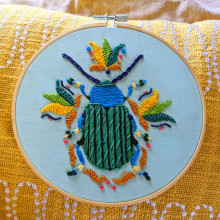 Contemporary Embroidery With Traditional Mexican Needlework. Un proyecto de Artesanía, Bordado, Ilustración textil, Tejido y Diseño textil de Mary Hoffmann - 12.08.2023
