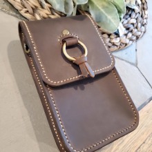 My project for course: Leatherwork: Designing and making a crossbody bag. Design, Accessor, Design, Arts, Crafts, Fashion, Fashion Design, and Sewing project by jannae9 - 08.20.2023