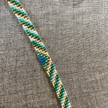 My first geometric bracelet. Design de joias projeto de Sabrina Agnes - 28.08.2023