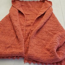 Mi proyecto del curso: Top-down: prendas a crochet de una sola pieza. Un proyecto de Moda, Diseño de moda, Tejido, DIY, Crochet y Diseño textil de Omaira Melo - 30.08.2023