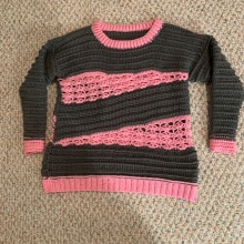 My project for course: Introduction to Crochet Short Rows for Clothing. Moda, Design de moda, Tecido, DIY, e Design têxtil projeto de marciabyerly - 31.08.2023