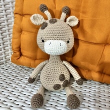 Mi proyecto del curso: Amigurumi para principiantes: teje animales en crochet. Un proyecto de Artesanía, Diseño de juguetes, Crochet, Amigurumi y Diseño textil de Valeria Durán - 15.09.2023