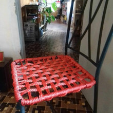 Mon projet du cours : Techniques de tressage de corde pour des chaises colorées. Un proyecto de Diseño, Artesanía, Diseño, creación de muebles					 y Telar de Francine Maurer - 21.09.2023