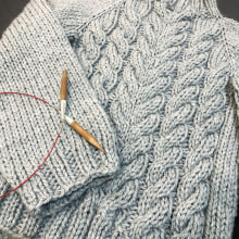 My project for course: Cable Knitting Techniques for Timeless Garments . Tricô, e Design têxtil projeto de Ana Barrera - 30.09.2023